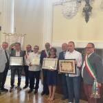 I premiati con i loro sindaci, il delegato D'Auria e il VPV D'Alessio