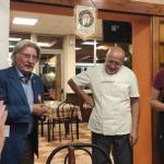 Il cuoco e titolare della Trattoria con la moglie e il Delegato