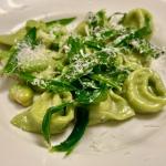 Cappellacci stridoli, fave e pecorino